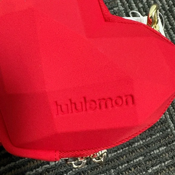 lululemon athletica Oxford  Red Heart Wristlet - Picture 2 of 7